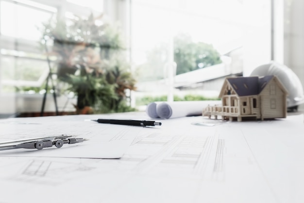 排气管消声器内部结构(排气管消声器工作原理是什么？)