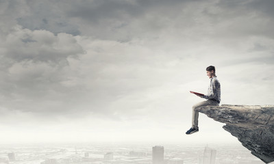 排气管消声器内部结构(排气管消声器工作原理是什么?)